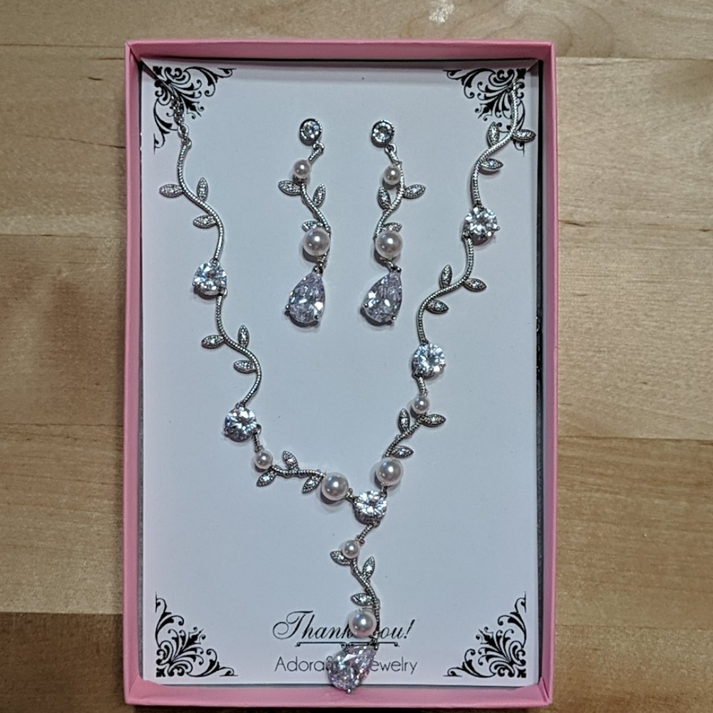 Pearl and gemstone necklace and earrings set